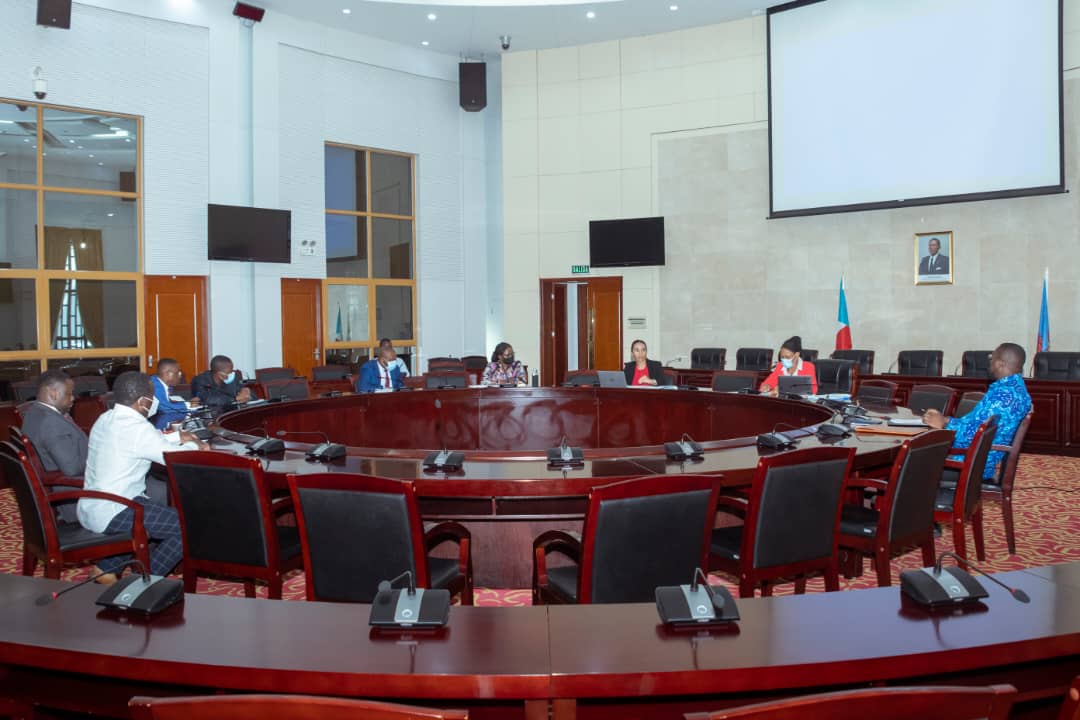 Nota de prensa de la reunión de presentación de la Estructura Nacional de Coordinación y Seguimiento del Programa de Reformas Económicas y Financieras de la CEMAC (PREF-CEMAC)