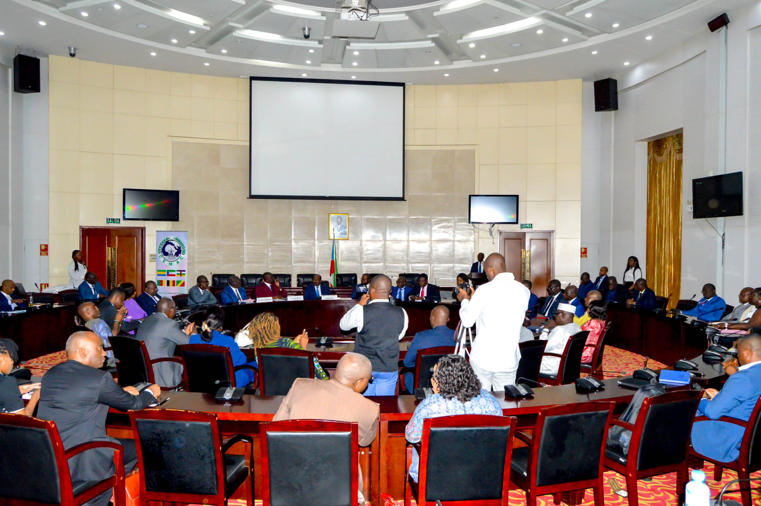 APERTURA DE LA DUODÉCIMA SÉPTIMA SESIÓN ORDINARIA DEL CONSEJO DE LAS OFICINAS DE LA CARTA ROSA CEMAC EN EL MINISTERIO DE HACIENDA Y PRESUPUESTOS