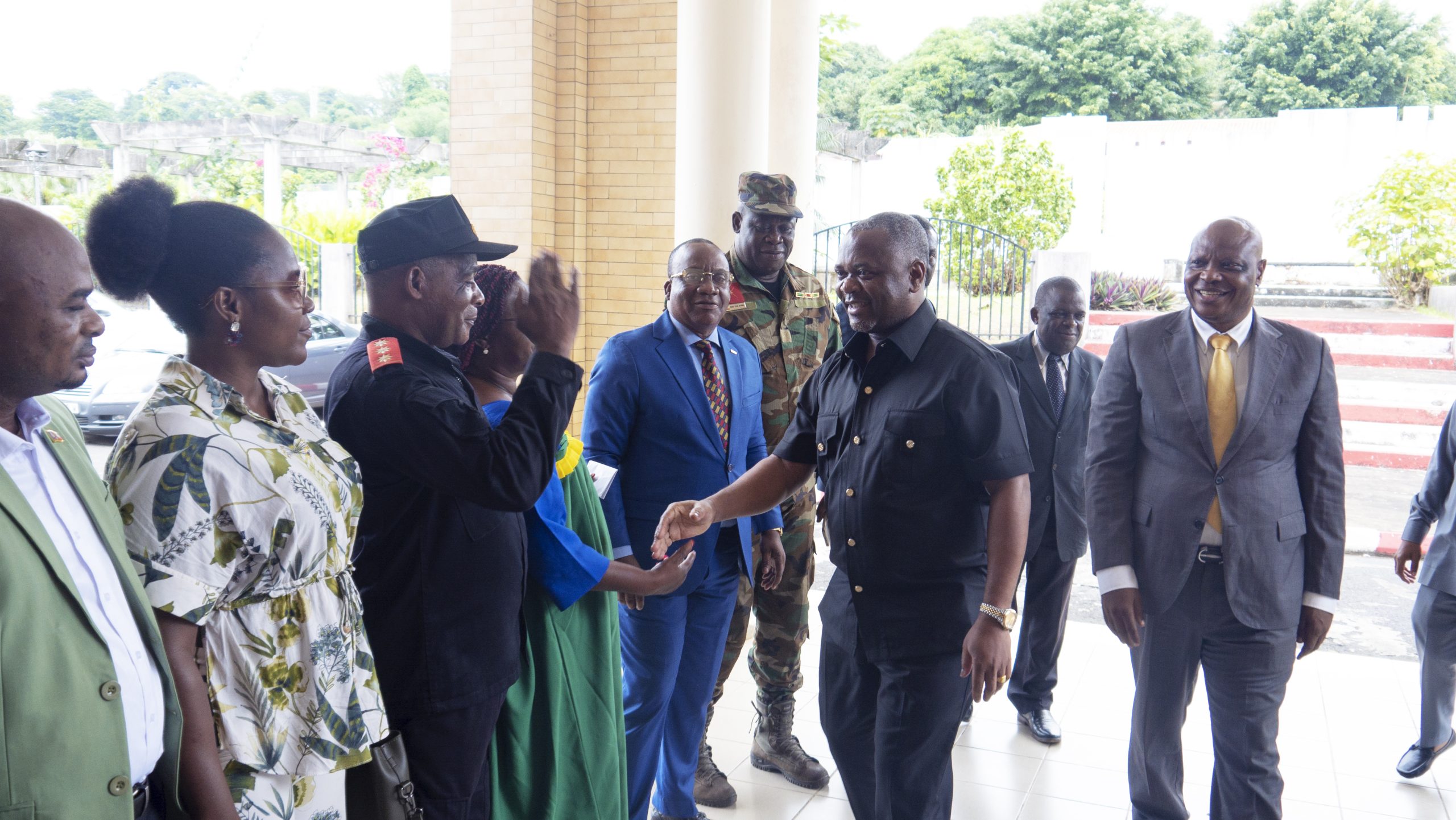 EL VICEMINISTRO DE HACIENDA REALIZA UNA VISITA DE INSPECCION EN LA DELEGACION PROVINCIAL DEL Mº DE HACIENDA EN LUBA.
