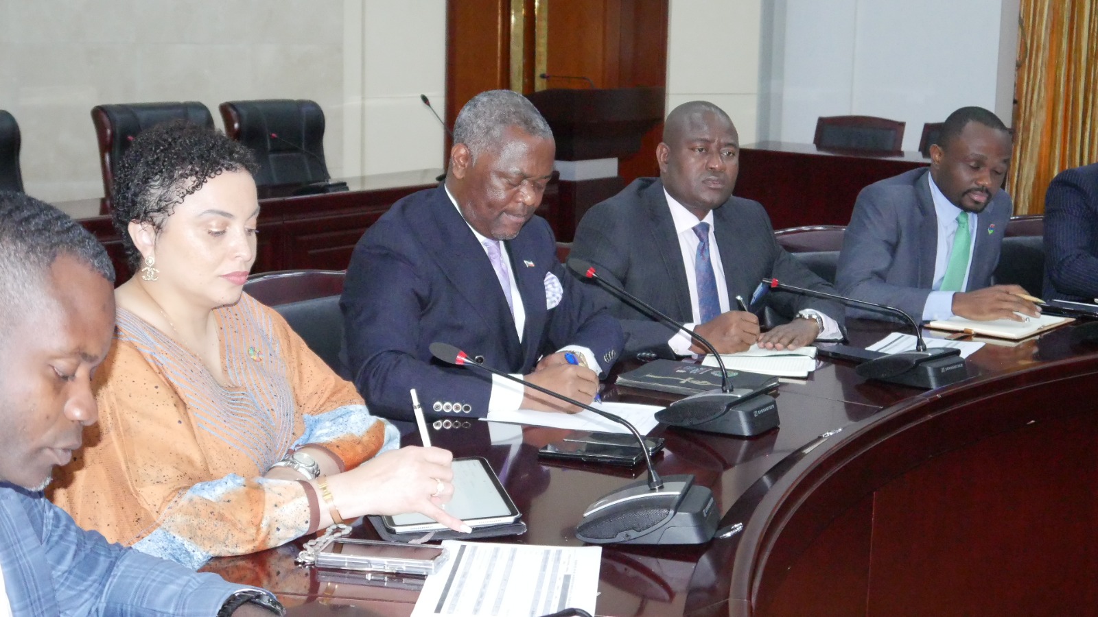 EL VICEMINISTRO DE HACIENDA REITERA LA OBLIGATORIEDAD DE LAS ENTIDADES AUTÓNOMAS DE INGRESAR EL 10% DE SUS INGRESOS AL TESORO PÚBLICO