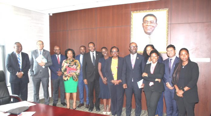 El gobierno considera el apoyo de ALSF en materia de asesoramiento legal, la elaboración de contratos complejos, resolución de litigios y asistencia a negociaciones.