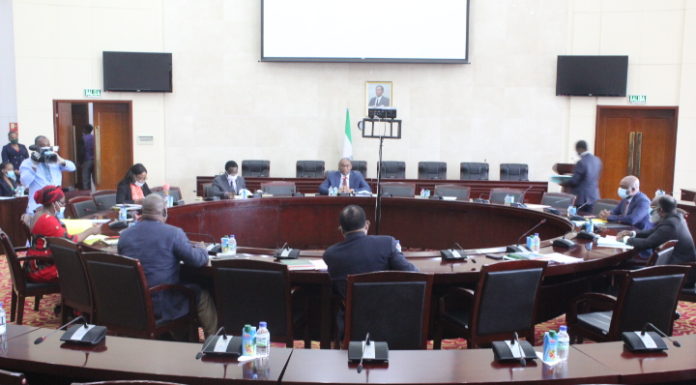 El Comité Nacional de Coordinación de los ODS en Guinea Ecuatorial, se reúne por última vez con los diferentes sectores ministeriales para resumir las decisiones adoptadas y transmitirles sus recomendaciones finales. El Comité Nacional de Coordinación de los ODS en Guinea Ecuatorial, se reúne por última vez con los diferentes sectores ministeriales para resumir las decisiones adoptadas y transmitirles sus recomendaciones finales.