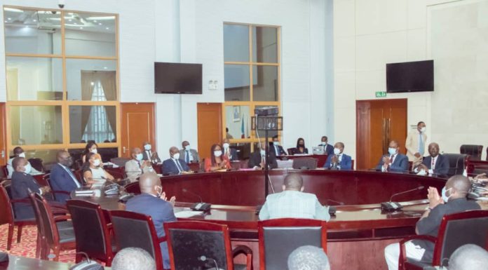 El Ministro de Hacienda, Economía y Planificación, preside los actos de entrega de despachos de los nuevos Directores Generales de su departamento