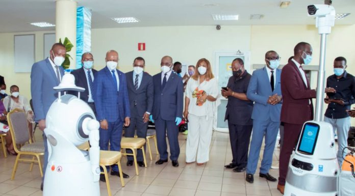 Guinea Ecuatorial adquiere junto con el PNUD cinco robots para la lucha contra el Covid-19