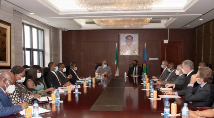 El Ministro de Hacienda, Economía y Planificación se reúne con empresas del sector petrolífero