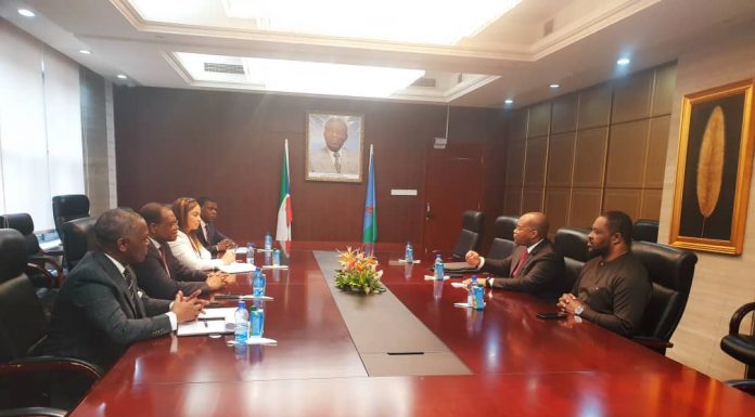 REUNIÓN DEL MINISTRO DE HACIENDA Y PRESUPUESTOS CON EL PRESIDENTE DEL CONSEJO DE ADMINISTRACIÓN DEL GRUPO BANCARIO ATLANTIC FINANCIAL GROUP