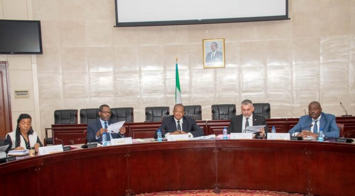 LA COMISIÓN DEL GOBIERNO Y LA DELEGACIÓN DEL BANCO EXIMBANK REVISAN EL ESTADO DE LOS PROYECTOS FINANCIADOS POR DICHA INSTITUCIÓN FINANCIERA