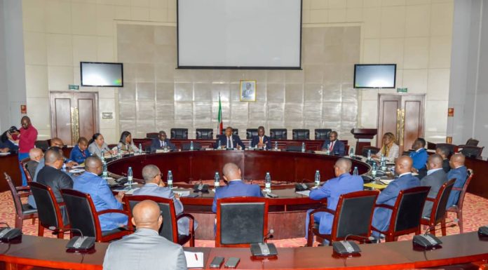 LA AUTORIDAD MONETARIA NACIONAL BUSCA ENDEREZAR EL MAL FUNCIONAMIENTO DE LOS BANCOS COMERCIALES DEL PAÍS