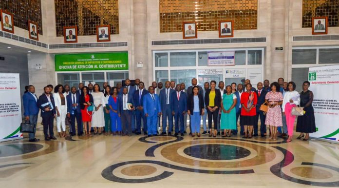 PRIMER Y ÚLTIMO DÍA DEL SEMINARIO SOBRE EL REGLAMENTO DE CAMBIOS Y TRANSFERENCIAS DE FONDOS AL EXTERIOR QUE SE HA DESARROLLADO EN EL MINISTERIO DE HACIENDA Y PRESUPUESTOS