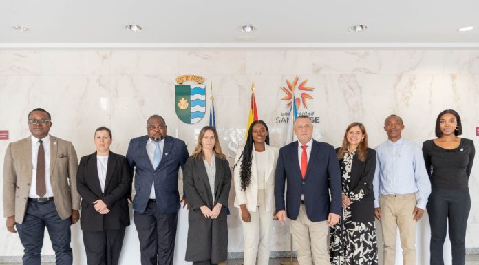 LA CELULA DE EJECUCIÓN DEL PROYECTO DE APOYO A LA MODERNIZACIÓN DE LAS FINANZAS PUBLICAS VISITA LA ESCUELA DE FINAZAS “EF BUSINESS SCHOOL” DE LA CORUÑA PARA LA CAPACITACIÓN DEL PERSONAL DEL MINISTERIO DE HACIENDA Y PRESUPUESTOS