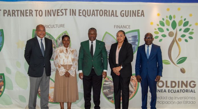 EL VICEMINISTRO DE HACIENDA PRESIDE EL ACTO DE ENTREGA DE DESPACHOS EN HOLDING GUINEA ECUATORIAL