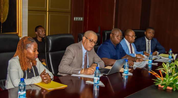 REUNIÓN TRIPARTITA ENTRE ALGUNOS MIEMBROS DEL GOBIERNO, EL COMITÉ DE COMPENSACIÓN Y LA DIRECTIVA DE LA EMPRESA SEGESA