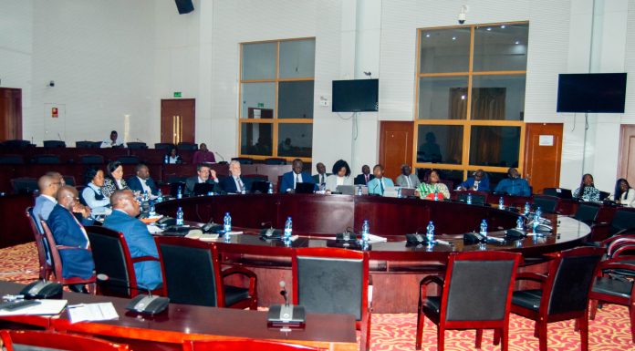 SESIÓN DE PRESENTACIÓN DE LOS TRABAJOS DE LA MISIÓN DEL FMI EN MATERIA DE DIAGNÓTICO DE LA GESTIÓN DE LAS FINANZAS PÚBLICAS EN LA SEDE DEL MINISTERIO DE HACIENDA