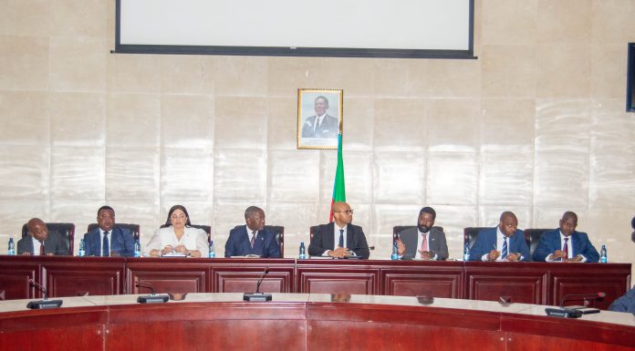 ENTREGA DE DESPACHOS ENTRE LOS DIRECTORES GENERALES Y ASIMILADOS SALIENTES Y ENTRANTES EN EL MINISTERIO DE HACIENDA, PLANIFICACIÓN Y DESARROLLO ECONÓMICO