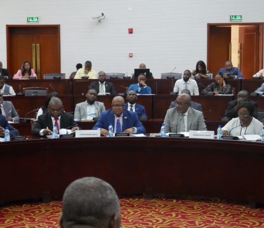 EL MINISTERIO DE AGRICULTURA Y FUNCIÓN PÚBLICA PRESENTAN SUS ANTEPROYECTOS DE PRESUPUESTO PARA 2026 EN HACIENDA