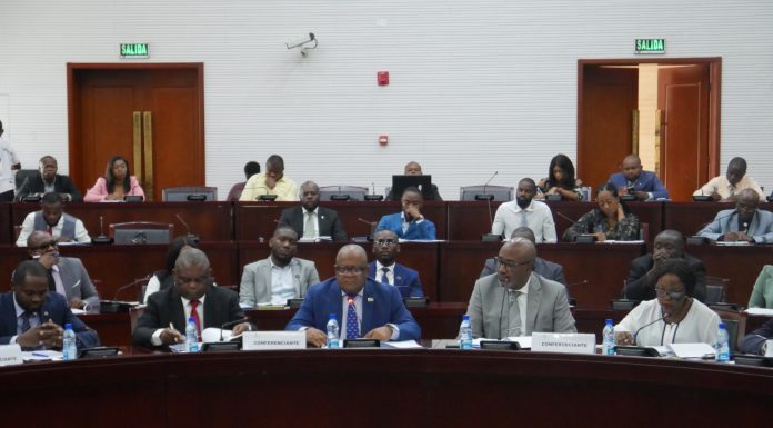 EL MINISTERIO DE AGRICULTURA Y FUNCIÓN PÚBLICA PRESENTAN SUS ANTEPROYECTOS DE PRESUPUESTO PARA 2026 EN HACIENDA