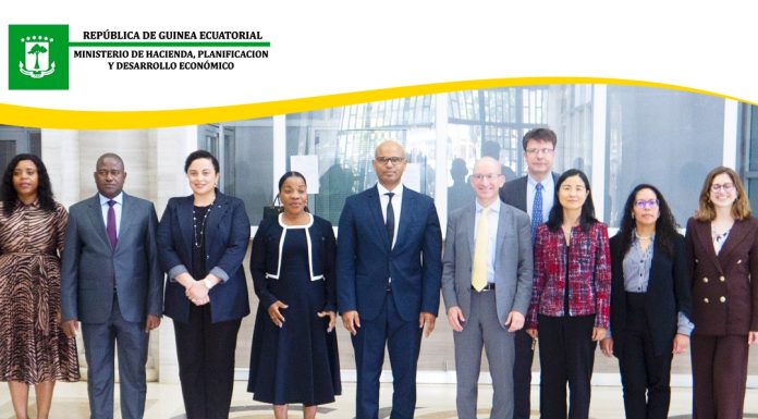 EL MINISTRO DE HACIENDA PRESIDE LA SESIÓN DE APERTURA DE LA MISIÓN DEL FONDO MONETARIO INTERNACIONAL (FMI) PARA LA REVISIÓN DEL PROGRAMA SUPERVISADO POR EL PERSONAL TÉCNICO DEL FMI